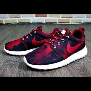 Nike Rose - camo red.